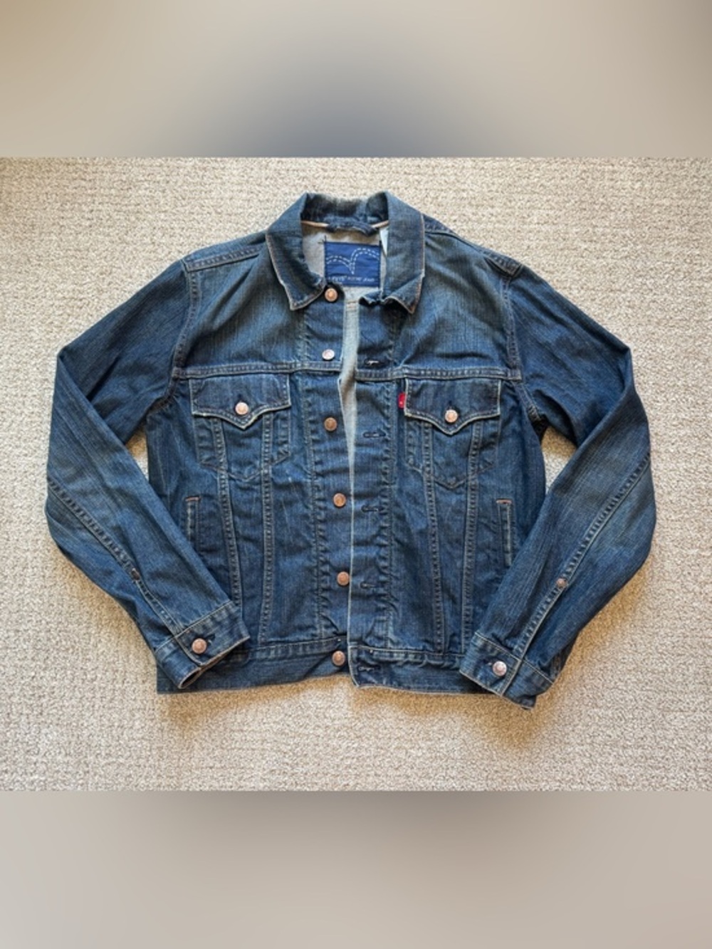 LEVI’S RED TAB JEANS Slim Denim Trucker Jacket Distressed Blue